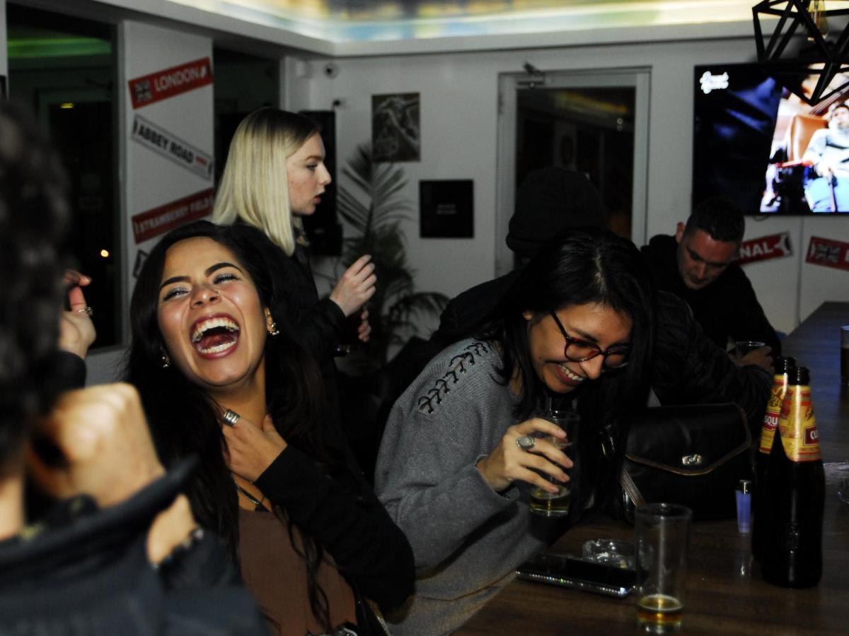 Alpes Lima Kennedy Hostel Bagian luar foto